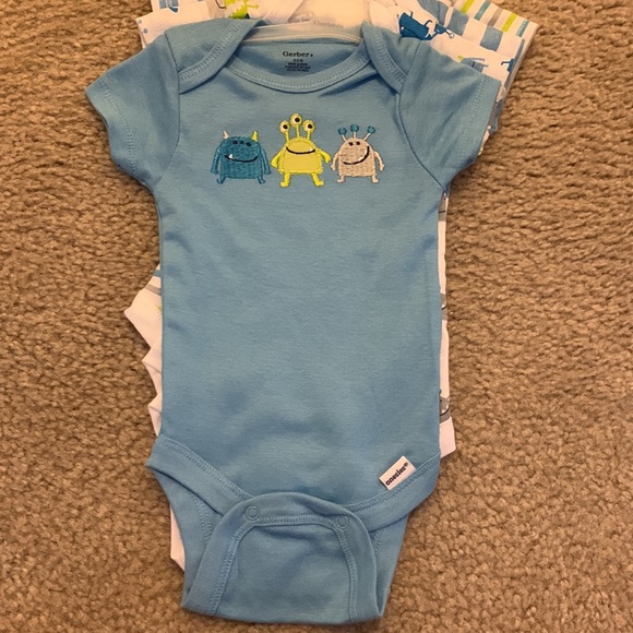 Gerber 4 Pack Short Sleeved Onesie Bodysuits - Picture 4 of 11